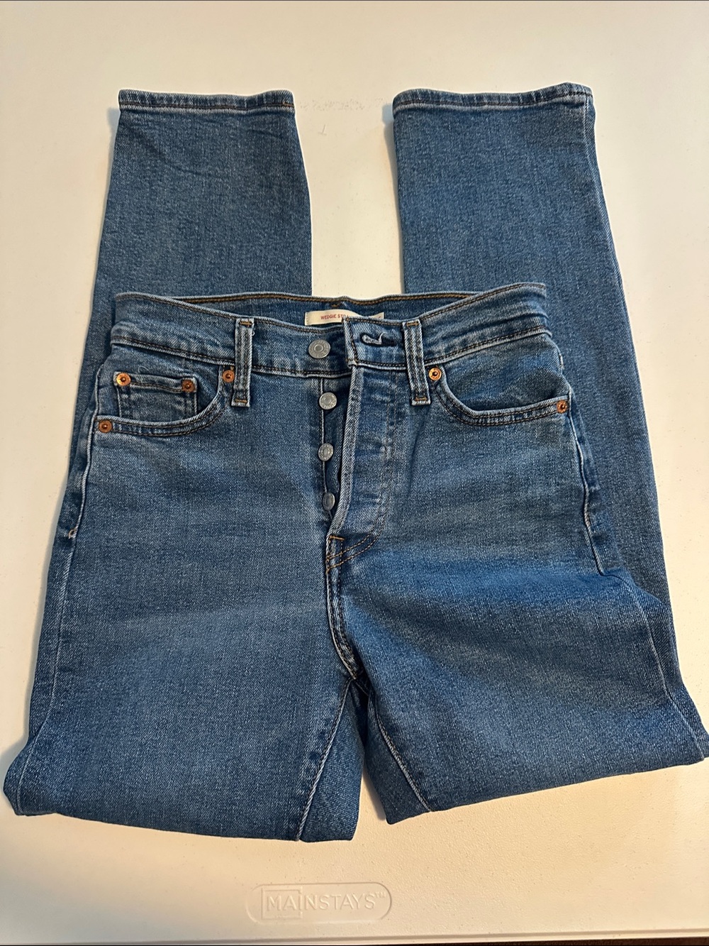Wedgie Straight Leg Button Fly High Rise Jeans
Dance Around Size 26